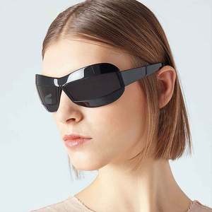 Gafas de Sol Retro Personalizadas 2023 con Revestimiento de Espejo, Ovaladas, Estilo Y2K, UV400, Rectangulares Irregulares para Hombre y Mujer - Product Image 2