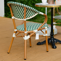 Tables et chaises empilables d'extérieur pour la restauration, les restaurants, les jardins, les hôtels et les parcs, avec un design imperméable en matériau Texlin