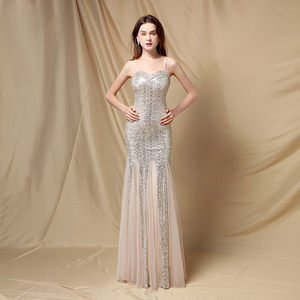 ชุดราตรีงานเลี้ยงสำหรับสุภาพสตรี ดีไซน์หรูหรา เซ็กซี่ ประดับเลื่อมสีทอง - Product Image 5