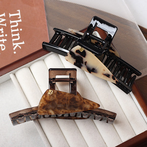 Pinza de Pelo de Acetato con Logotipo Personalizado, Pinza de Pelo Moderna con Diseño Geométrico de Concha de Tortuga, Accesorios para el Cabello de Lujo Discreto, Venta al Por Mayor - Product Image 3