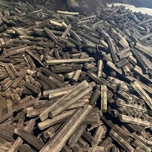 Carbón Vegetal en Briquetas Hexagonales de Aserrín, Estándar de Exportación, Caja de 15 kg, Grado B, para Barbacoa Casera - Product Image 3