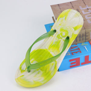 Nouveau modèle Tongs en caoutchouc souple sans éclairage de marque Tongs Pantoufles pour femmes - Product Image 4