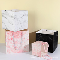 Sac fourre-tout en papier créatif imprimé carré personnalisable pour l'emballage en gros de fleurs et de cadeaux