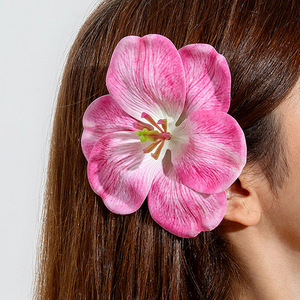 Pinzas de Pelo con Flores Grandes para Mujeres y Niñas, Pinzas de Garra con Agarre Fuerte Antideslizantes, Accesorios para el Cabello con Flor Roja Grande para Primavera y Verano - Product Image 1