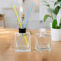 Prix usine Exquis carré 50ml 100ml 150ml 200ml Parfum Reed Diffuseur Bouteille Aromathérapie avec Or Argent Noir Couvercle
