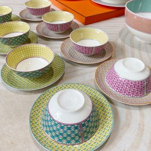 Juego de Vajilla de Porcelana de Hueso Exquisito de Lujo Europeo de 41 Piezas - Product Image 4