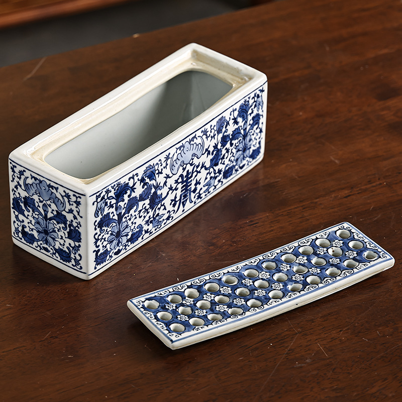 花咲く　乳白青被せ花縁　中鉢 産地直送 白鳥花 Mサイズ 鉢色 若草（受け皿セット）／山形