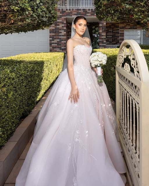 Ruolai WTH220 Elegant Blush Pink Ball Gown for Bride Corset Wedding Gowns Dress Bridal Luxury Beaded Chapel Train