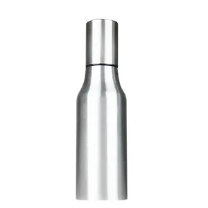 2024 أحدث صيحة من أدوات المطبخ تصميم جديد 304 زجاجة زيت من الفولاذ المقاوم للصدأ مزودة بغطاء زجاجة زيت للشواء زجاجة زيت مضادة للتسرب