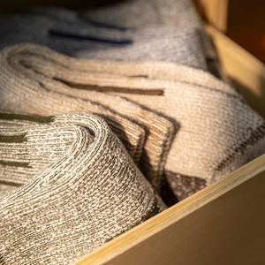 Chaussettes en laine mérinos de haute qualité en stock Chaussettes de randonnée en plein air et d'escalade Chaussettes de sport anti-ski et chaudes à tube moyen - Product Image 3