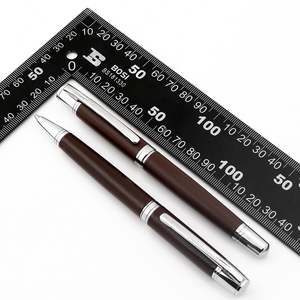 Stylo à bille promotionnel en cuir marron torsadé de style exécutif - Product Image 6