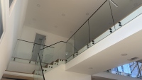 Escalier en bois massif sur mesure CBMmart, droit et en forme de L, pour projets de construction de maisons et villas modernes