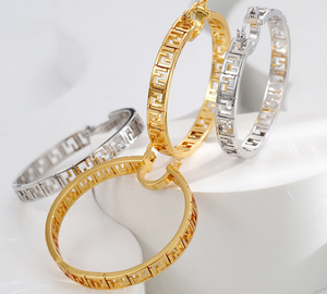 Orecchini a Cerchio Grandi Esagerati di Moda con Logo a Lettere di Marchi Famosi, Design con Motivo <span class=keywords><strong>Medusa</strong></span> in Oro 18K - Product Image 6