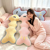 Coussin en forme d'arête de poisson longue, fabricant OEM de jouets en peluche, appui-tête doux rembourré en coton PP, vente en gros de cadeaux