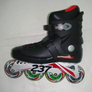 Patins à roulettes pour hommes, patins en ligne avec <span class=keywords><strong>quatre</strong></span> roues clignotantes, activités de plein air pour adultes, bon marché - Product Image 1