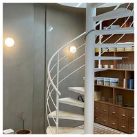 Escalier en colimaçon Prima Minimalist Best Seller, fabrication exquise, pour espaces commerciaux