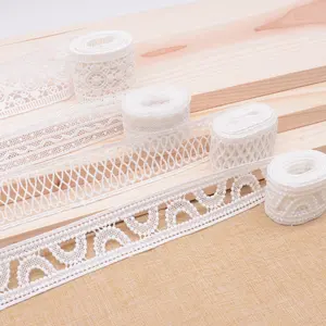 Atacado Laço Decorativo Branco com Flor Design e Água Solúvel Bordado Bordado Guarnição para Vestidos De Noiva Artesanato Decoração