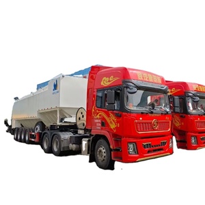 Precio de fábrica Granja grande Alimentación para pollos 40 toneladas Camión de transporte de semirremolque - Product Image 1