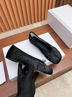 Chaussures Tabi à bout fendu, nouveau style d'été pour femmes, chaussures respirantes en soie et satin, chaussures plates décontractées type ballerines