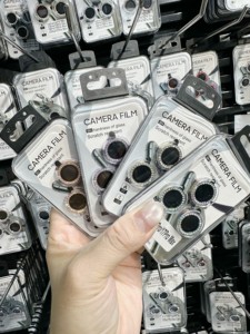 Adatto per IPhone17 Fashion 17 17promax pellicola per lenti con diamanti tempestate di diamanti ad alta definizione per Apple 17pro Flash adesivo per lenti - Product Image 3