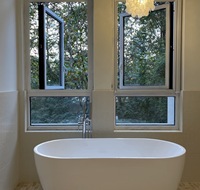 Ventanas Abatibles de Aluminio con Doble Acristalamiento, Insonorizadas y de Ahorro Energético para Apartamentos, Casas Pasivas y Hoteles de Lujo