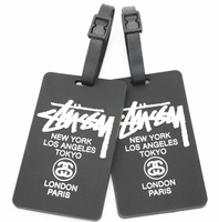 Étiquettes de bagage en PVC souple personnalisées en usine, étiquettes suspendues, cartes d'embarquement, pendentifs moulés pour valises et sacs, solides