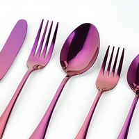 Ensemble d'ustensiles de table en acier inoxydable revêtu violet vif, réutilisables, pour la restauration quotidienne, les fêtes, les cafés et la vente en gros