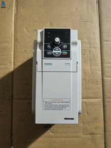 QR400-4K0-380 อินเวอร์เตอร์ปรับความถี่กระแสสลับสามเฟส 380V 4KW สำหรับควบคุมความเร็วมอเตอร์อุตสาหกรรม - Product Image 1