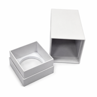 Boîte cadeau rigide blanche personnalisée avec revêtement UV et estampage à chaud pour parfums, cosmétiques et cadeaux d'affaires