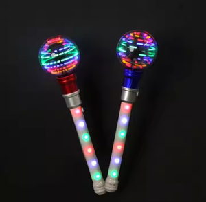 Niños <span class=keywords><strong>Magic</strong></span> LED Spinning <span class=keywords><strong>Wand</strong></span> Red Glow Toy Spinner Ball Light <span class=keywords><strong>Wand</strong></span> 14 "Light up Spinning <span class=keywords><strong>Wand</strong></span> para niños Regalo intermitente - Product Image 3