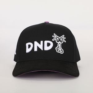 Casquette de baseball logo personnalisé avec de légères courbes et des arcs formels broderie bouffante tissu sportif de haute qualité pour un usage professionnel - Product Image 1