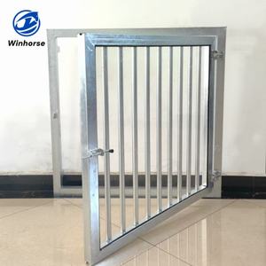 Cửa sổ chuồng ngựa bền với lưới thép mạ kẽm nhúng nóng chịu thời tiết cho thiết kế ổn định ngựa hiệu suất cao - Product Image 1