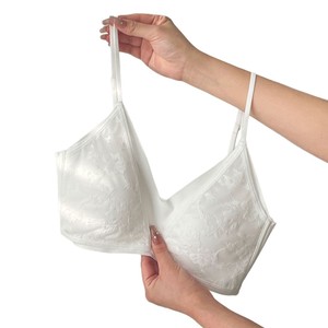 Soutien-gorge une pièce push-up sans armatures en dentelle fine sans couture pour petite poitrine, style dos nu, inspiré des sous-vêtements féminins français, idéal pour l'été - Product Image 5