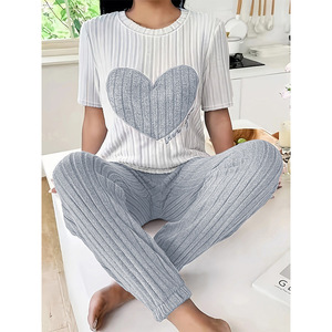 Sweet Love Set Pigiama Elegante e Traspirante da Donna con Pantaloni a Maniche Corte, Nuovo Completo Autunnale Trendy in Due Pezzi Comodo con Cavigliere - Product Image 3