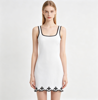 Robe Courte Moulante Sans Manches OEM Populaire pour Femme, Col Carré, Bordure Noire, Broderie Florale en Dentelle, Idéale pour les Rendez-vous Décontractés