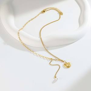 Collier en acier inoxydable plaqué or 18 carats à double couche avec chaîne combinée, cœur et perle - Luxe léger pour les fêtes et le quotidien - Product Image 1