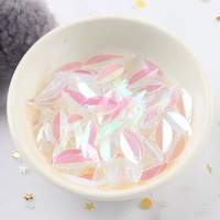 Vente en gros yeux de cheval paillettes feuille pli forme 6*14mm métallisé lustre PVC un trou deux trous multi-couleurs bricolage cartes pour