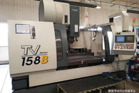 Centre d'usinage vertical CNC TV158B d'occasion Taiwan YCM, centre d'usinage vertical CNC TV158A, système CNC à trois axes FANUC