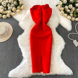 Abito da sera da donna di alta gamma con fiori tridimensionali, senza spalline, slim fit, lungo e aderente sui fianchi - Product Image 6