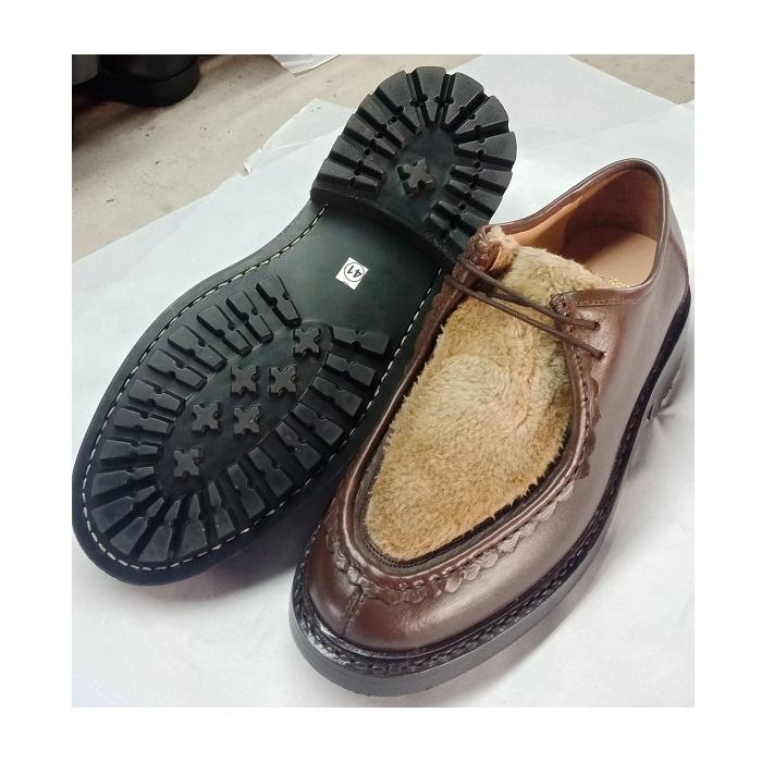 สีน้ำตาล