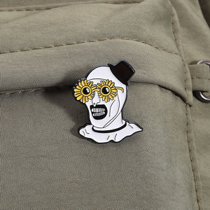 Pin Enamel Badut Pembunuh Kartun Bros Horor untuk Tas Ransel Pakaian Topi Lencana Perhiasan Halloween Hadiah untuk Teman - Product Image 3