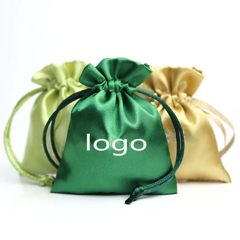 도매 사용자 정의 색상 및 크기 새틴 스웨이드 벨벳 보석 파우치 인쇄 된 브랜드 로고가있는 보석 졸라매는 끈 천 가방