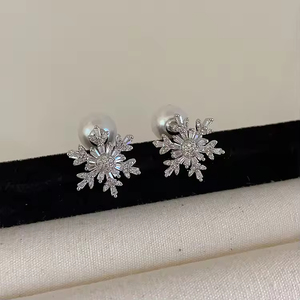 Pendientes de Perlas Artificiales con Diseño de Copo de Nieve, Elegantes y Económicos, para Mujer, Ideales como Regalo de Compromiso - Product Image 5