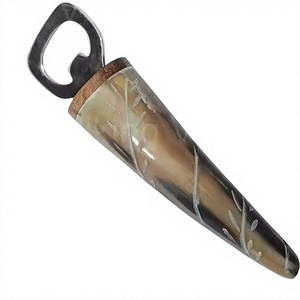 Ouvre-bouteille vintage poli et étanche avec poignée en corne de buffle naturelle et motif tête d'animal pour bar et cuisine - Product Image 1