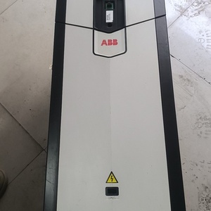 ACS880-01-246A-3 ACS880 132กิโลวัตต์ 380โวลต์ PLC - Product Image 2