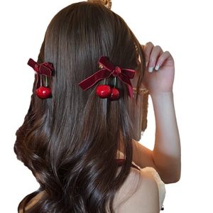 Forcina di velluto con fiocco rosso ciliegia, piena di femminilità, forcina mezza legata per ragazze nella parte posteriore della testa all'ingrosso - Product Image 4