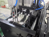 Machine de soufflage de bouteilles de jus et de boissons sportives en PET écologique de haute qualité, automatique, à moteur, CJ-B2-2000C, 2 cavités
