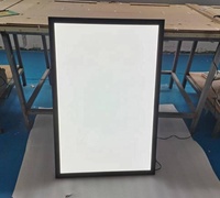 Boîtes lumineuses publicitaires en acrylique à rétroéclairage LED de taille personnalisée, à une seule face, avec cadre à encliquetage en aluminium noir mat pour affiches