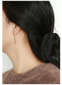 Pendientes geométricos largos de latón con forma de línea para mujer, pendientes sencillos, modernos y personalizados, accesorios elegantes para las orejas, venta al por mayor - Product Image 3