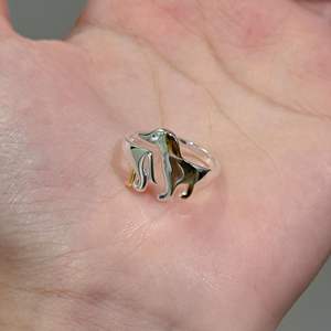 แหวนเงินแท้ Wenchi S925 ลายสุนัขน่ารัก ดีไซน์ศิลปะ พร้อมคุณสมบัติบำบัดอารมณ์ รูปแบบหูใหญ่ เรียบง่าย ดูดี รุ่น 22647 - Product Image 1